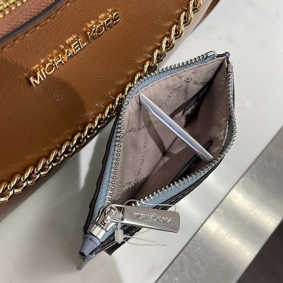 Michael Kors Jet Set Travel Medium Top Zip Card Case Wallet

Pale Blue 
NWT - Picture 5 of 16